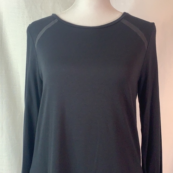 The Limited Black Tunic Length Split Back Top - Picture 3 of 10